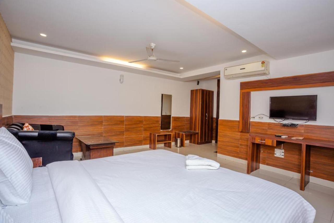 Hotel Doon Dehradun Esterno foto